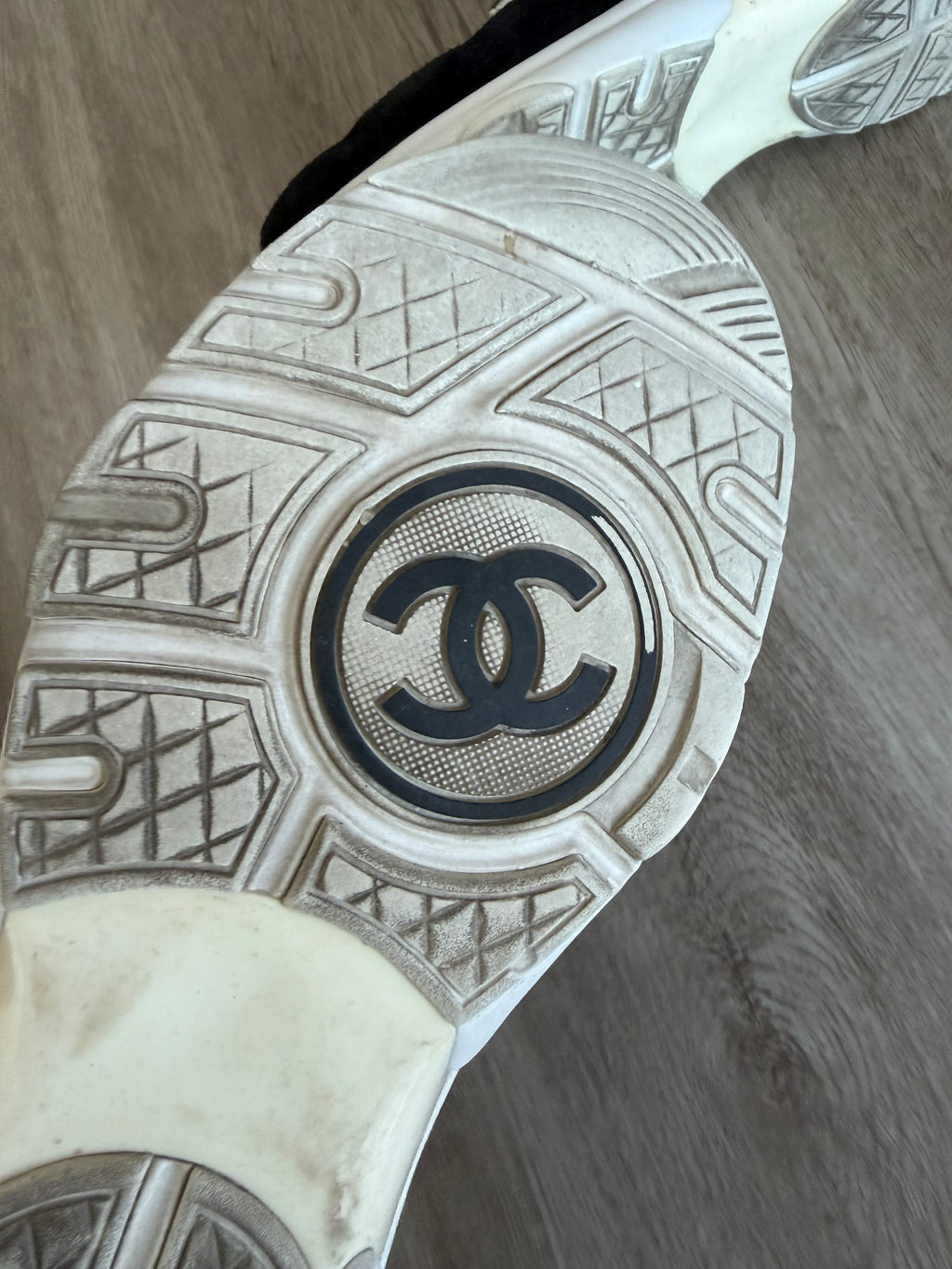 Chanel Sneakers Size 42