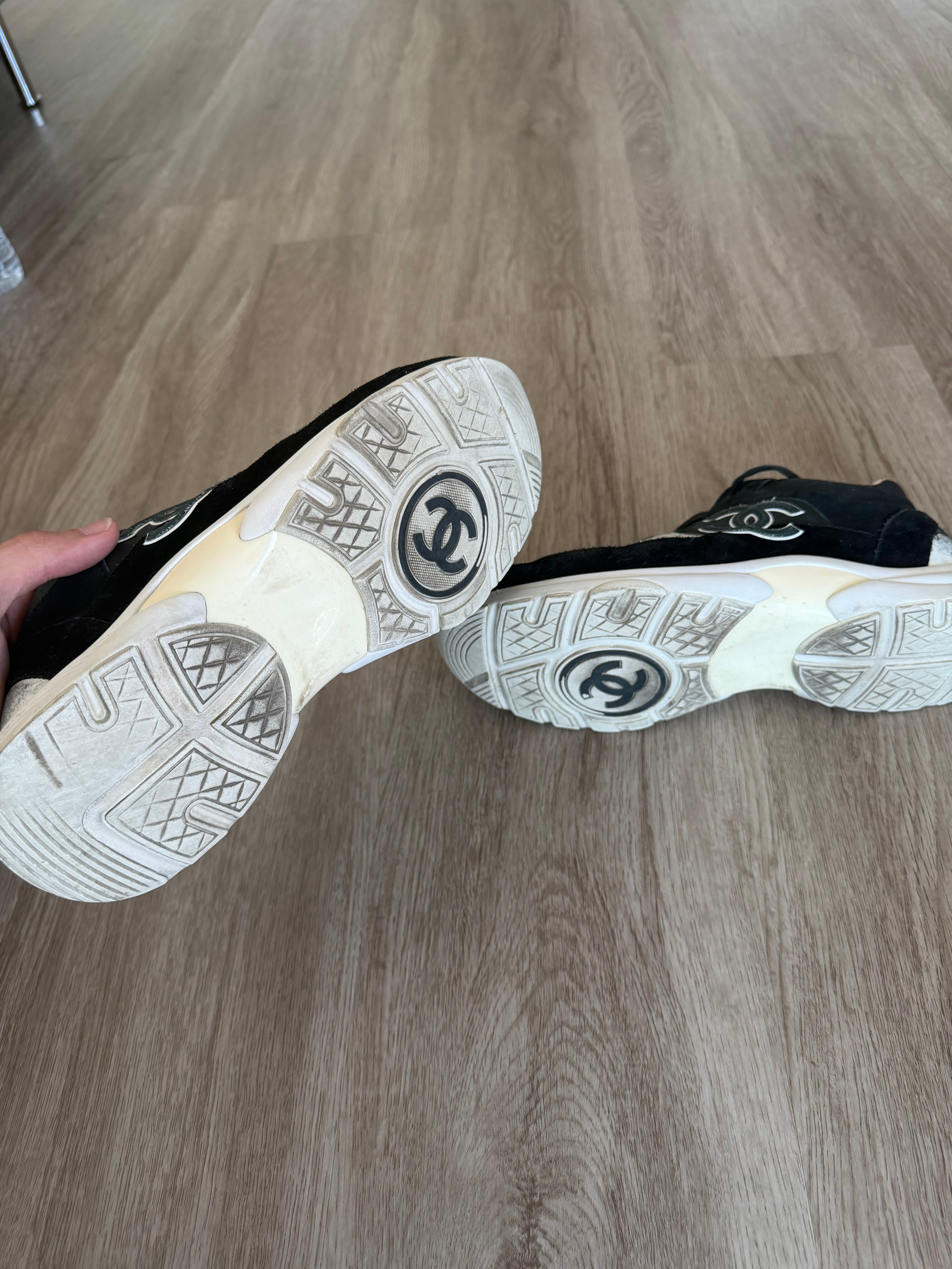Chanel Sneakers Size 42